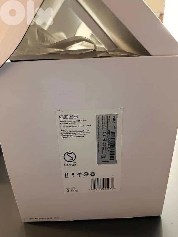 dyson hair dryer 1