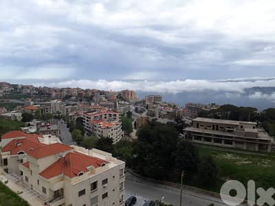 شقة ارضية مع حديقة 237 m² للبيع في بحمدون المحطة شقة ارضية مع حديقة 237 m² للبيع في بحمدون المحطة