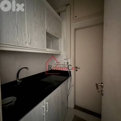 Furnished office in Hazmiyeh for rent مكتب مفروش للإيجار في الحازمية