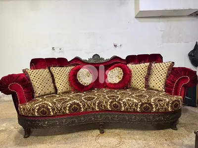 طقم كنبايات حفر خشب زان ملكي اربع قطع وطاولة