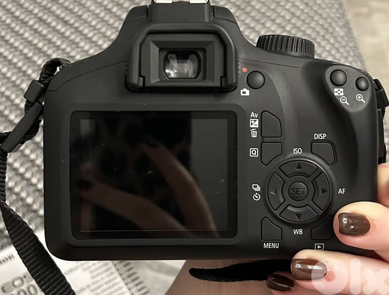 Canon EOS 4000D 4