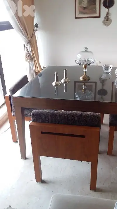 Mobili Top Dining table and 4 chairs mobili Top