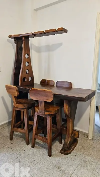Handcrafted Egyptian solid wood bar, بار مصنوع يدويًا ، .