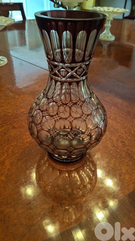 Antique beautiful red vase in perfect condition 0