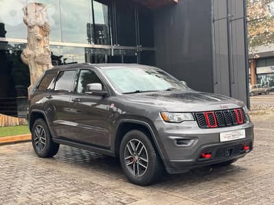Jeep Grand Cherokee TrailHawk 2018 clean car fax