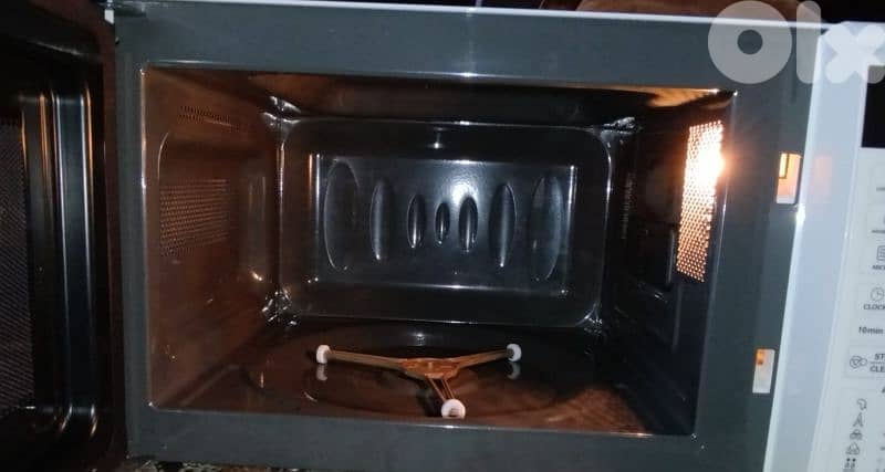 LG Microwave 4