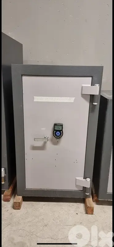 robberechts type 5 safe خزنة