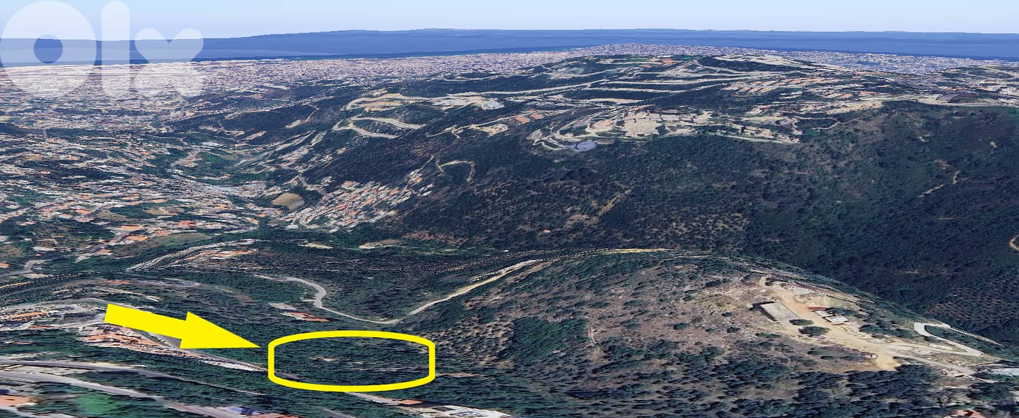 Exclusive Plot with Panoramic Views in a Calm, Prestigious Area 3