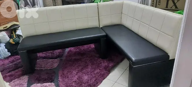 زاوية مع طاولة