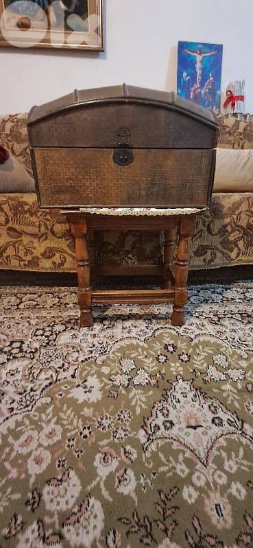 antique wood box 0
