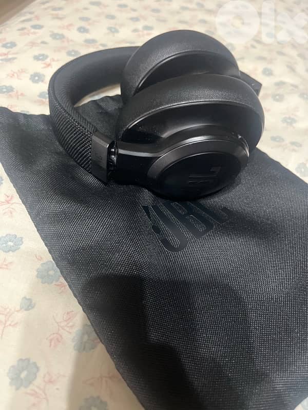 JBL live 660NC noise cancellation LIKE NEW 1