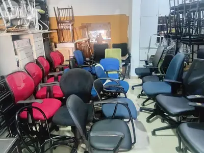 كراسي  مكاتب اوروبي بار معهد  شبه جديدي
