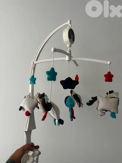 Baby crib musical mobile