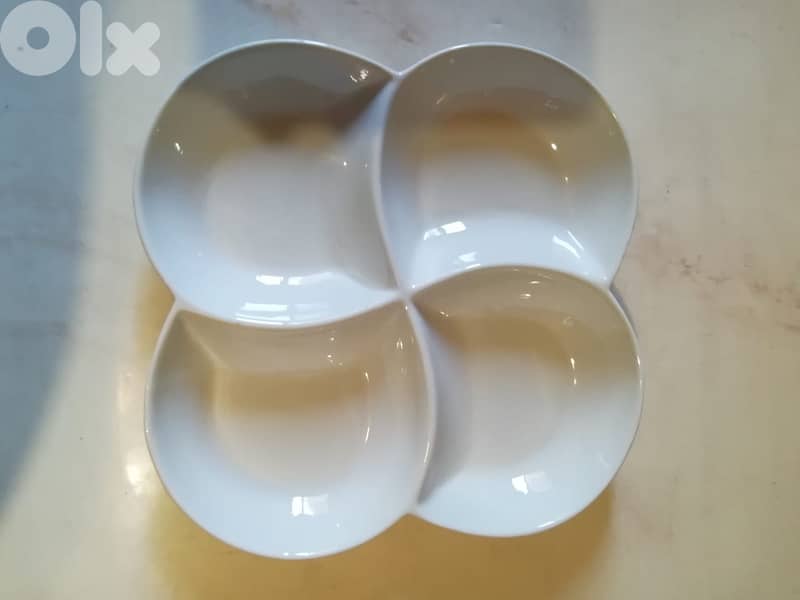 Ceramic 4-Section Serving Tray in White 26*26cm 0