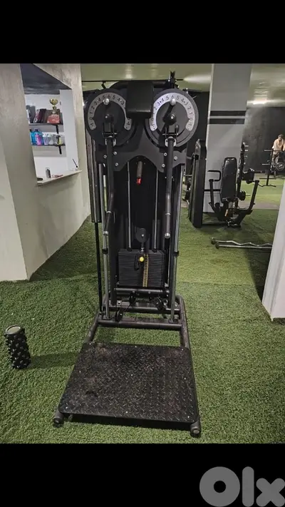 lateral raise nd chest machine