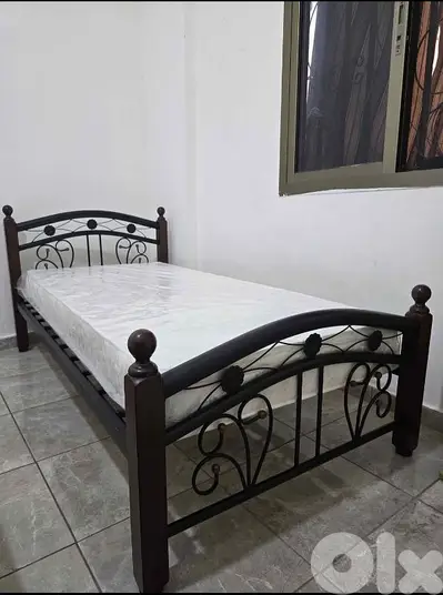 تخت مفرد عرض 100 ماليزي تقيل فرفجيه خشب سميك وحديد سميك