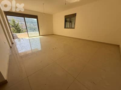Apartment with Mountain Views For Sale In Ain Aalaq