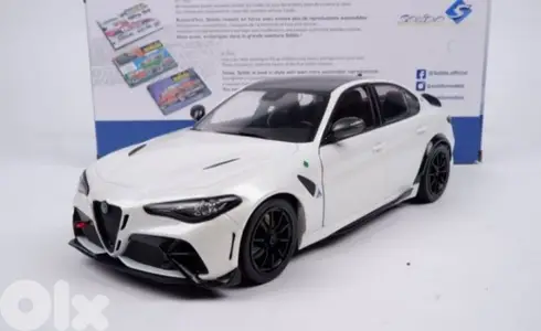 Alfa Romeo Giulia GTA 2022 diecast car model 1;18