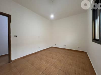RWK228RM - Well-Maintained Apartment for Sale in Adonis
