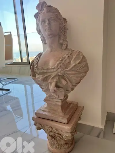 Statue