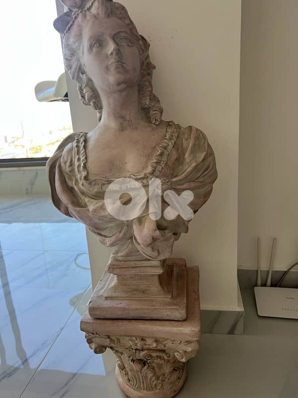 Statue 1