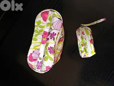 Make-up pouch bags (Clinique brand) - Not Negotiable