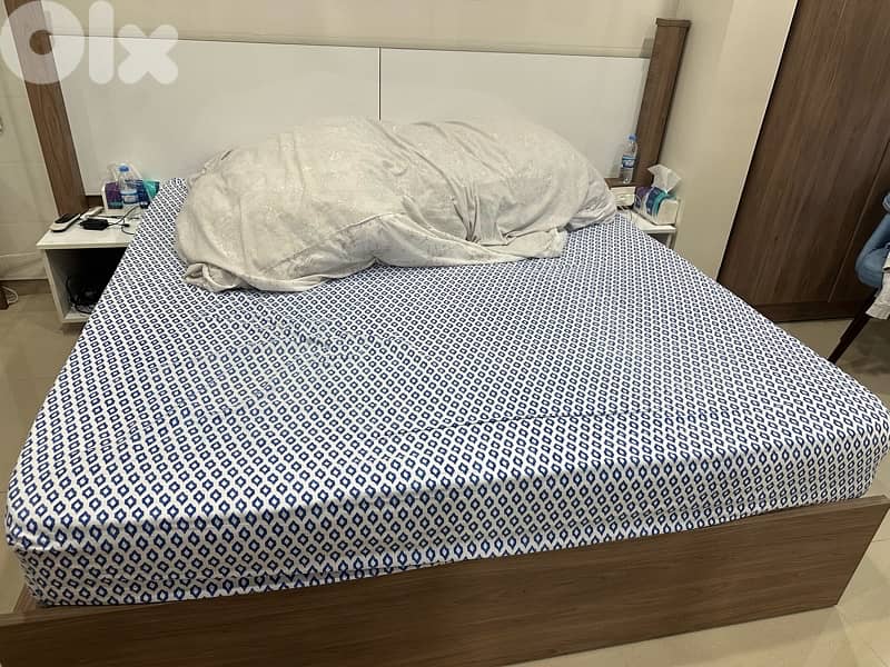king size bed 1