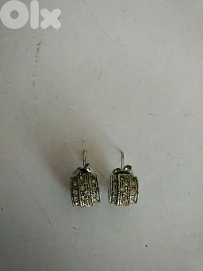 Stylish strass earrings - Not Negotiable
