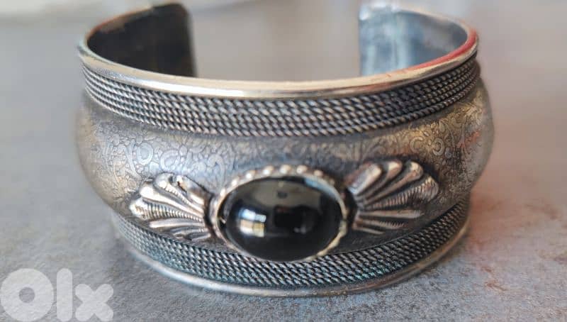 vintage handmade bracelet 0