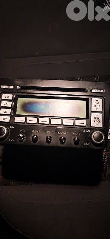 Volkswagen Golf MK5 (2007) factory radio 0