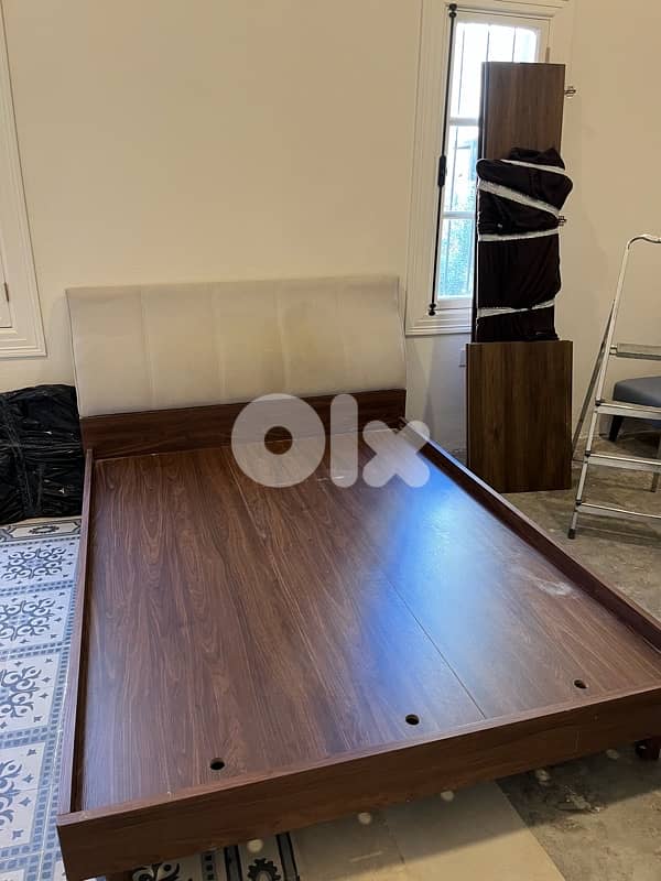 full bedroom used in good condition 6