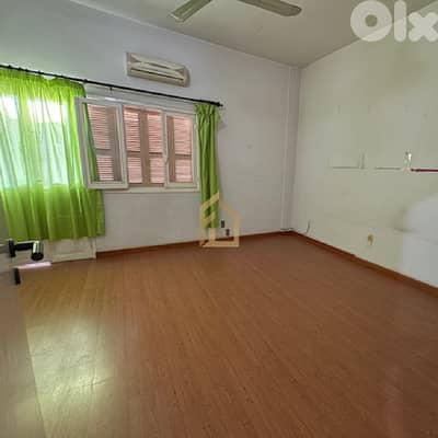 Apartment for sale in Hazmieh LJ101 شقة للبيع في الحازمية