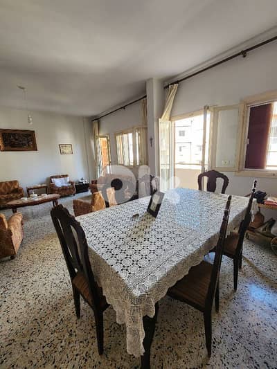 Room for Girls in Furnished Apartment (Foyer) للبنات فقط
