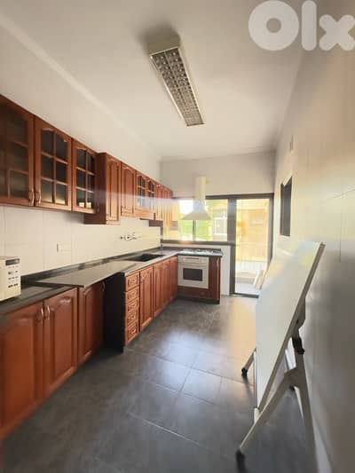 Spacious Apartment in Jdeideh prime location near Palace of Justice