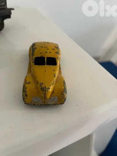 Rare yellow 1939 dinky toys post war studebaker