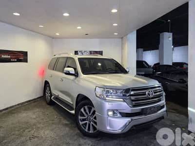 2016 Toyota Land Cruiser VX-S V8 5.7 Silver/Brown Like New 1 Owner!