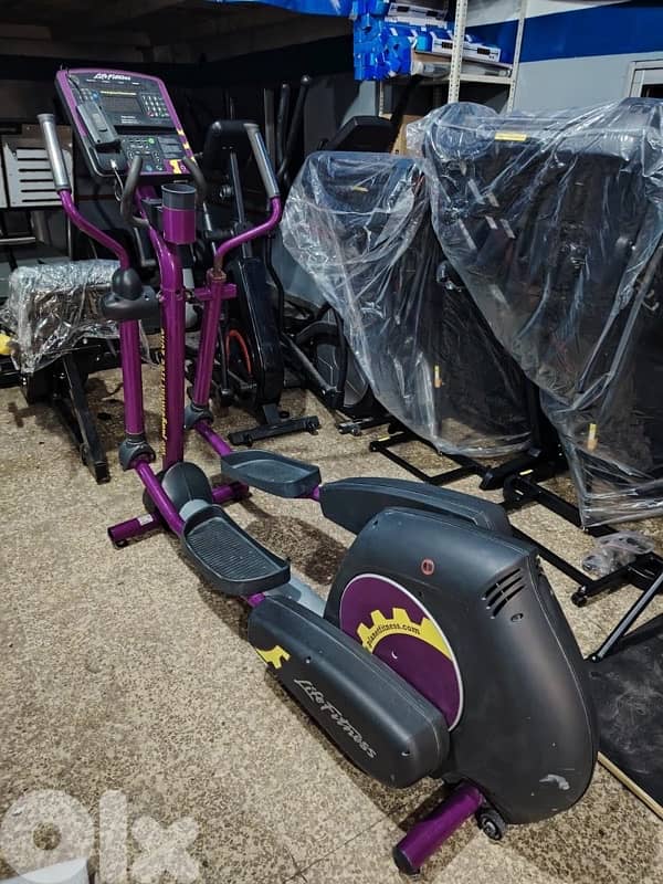 Elliptical life fitness like new 3