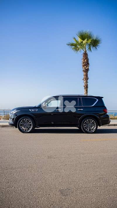 2021 Infiniti QX80 | 7 Seater combines v8 power