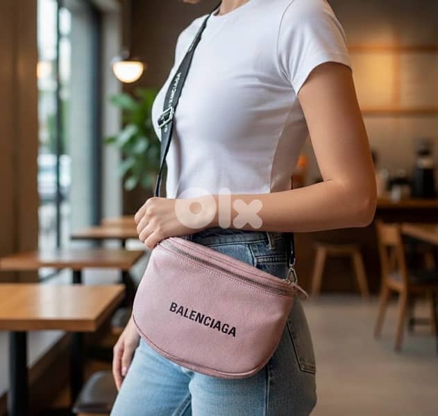 Balenciaga baby Pink leather crossbag 0