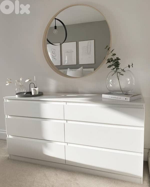 dresser 1