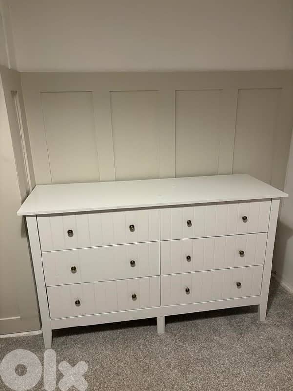 chest of drawers 13