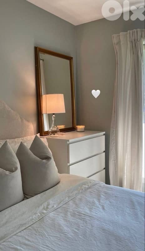 white Dresser 0
