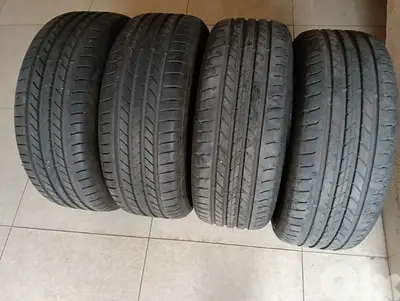 4 tires good year run flat 235/45/19