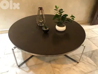 centre table in excellent condition, 160$
