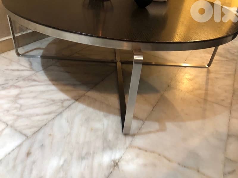 centre table in excellent condition, 160$ 5