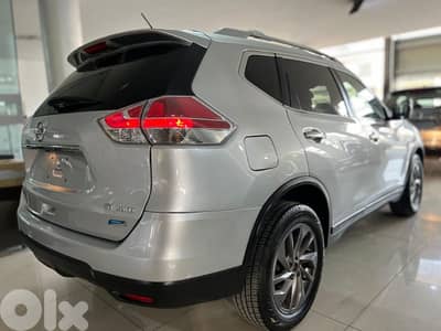 Nissan X-trail Rogue SL AWD black leather