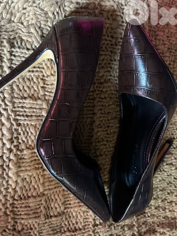 real leather new pump in box 3