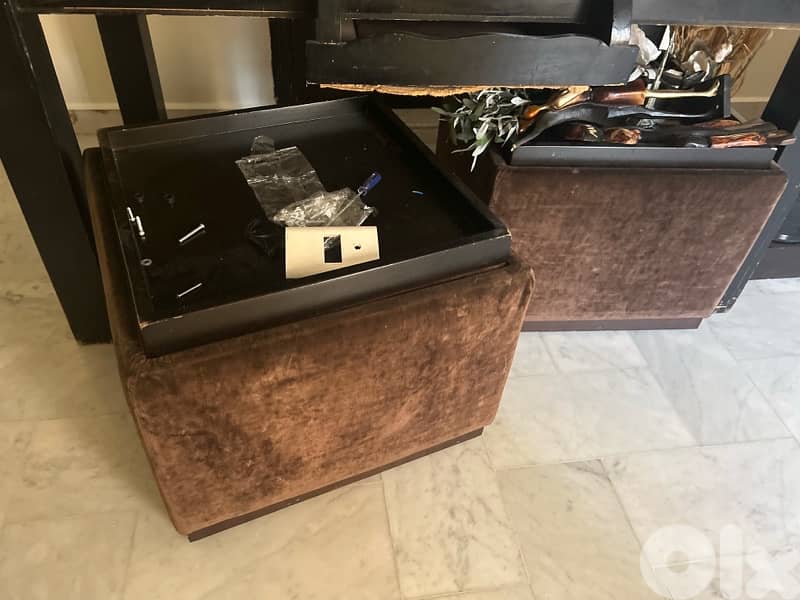 2 chairs , table 0
