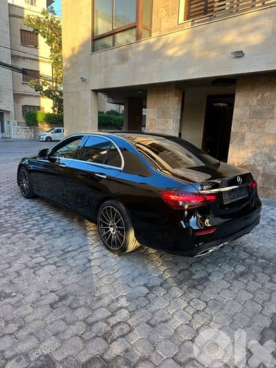Mercedes E 350 AMG-line 2021 black on black (clean carfax)
