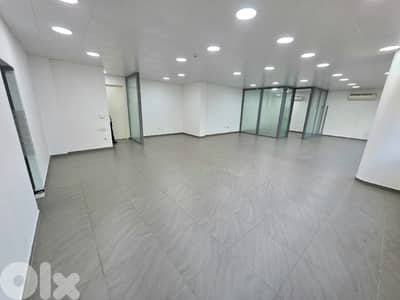 مكتب فخم للايجار في حرج تابت High end finishing Office in Horch Tabet
